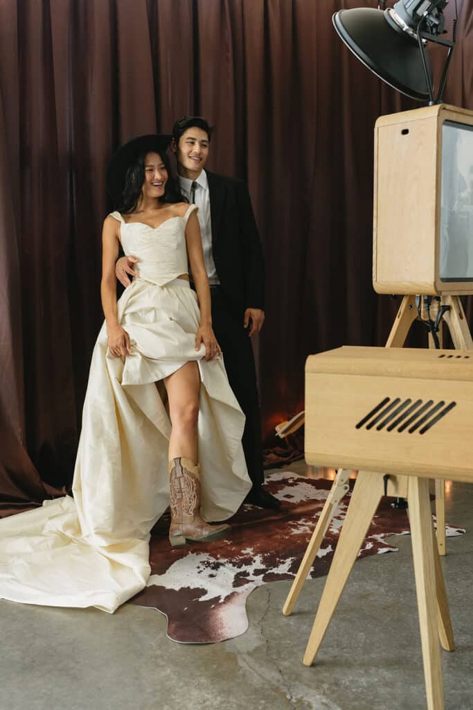 24 Western Rich Icon Booth Stock