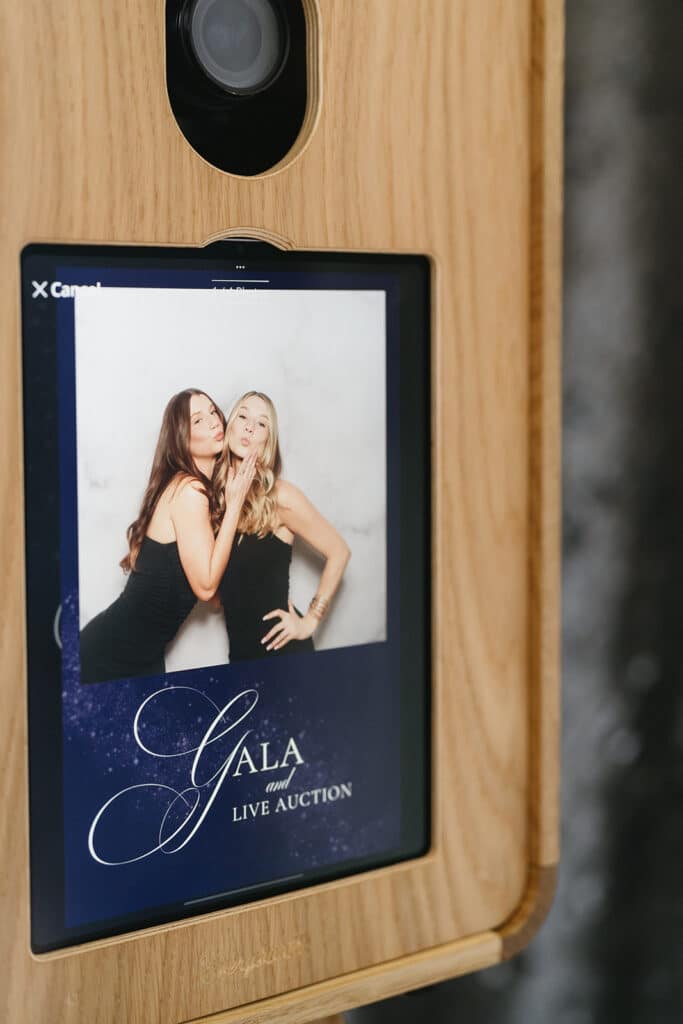 57 Auction Keyword Booth Stock