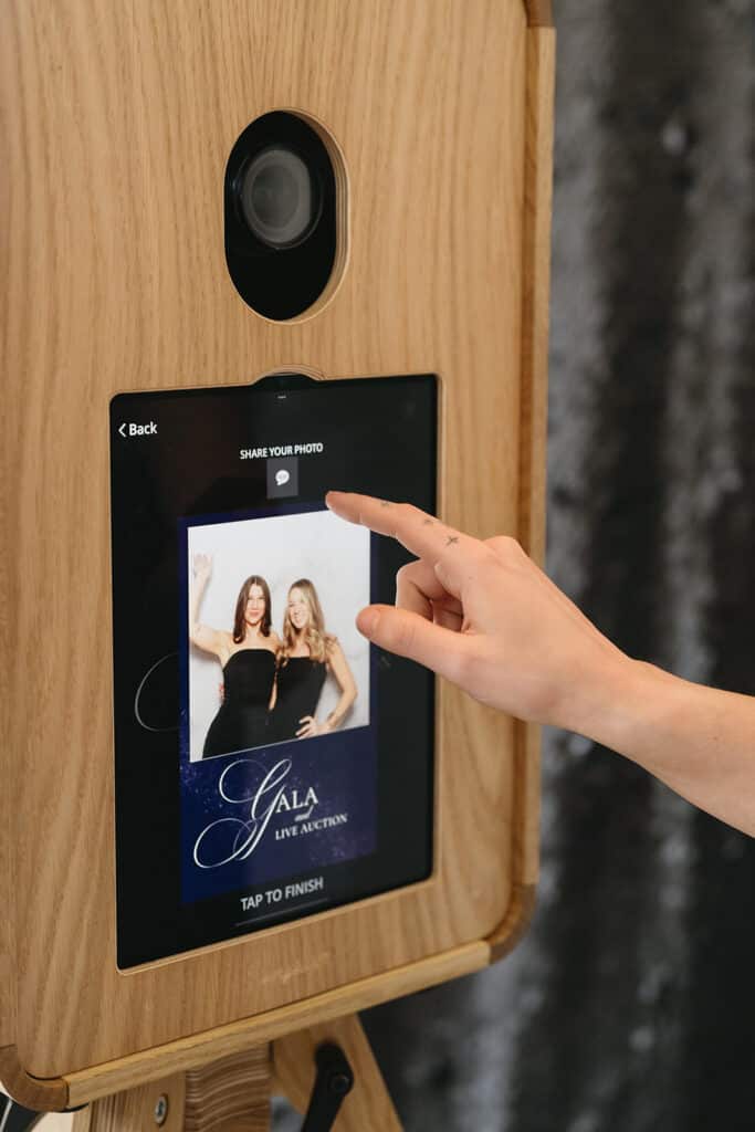 62 Auction Keyword Booth Stock